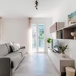 Lario By Quokka 360 - Close To Downtown דירה קומו