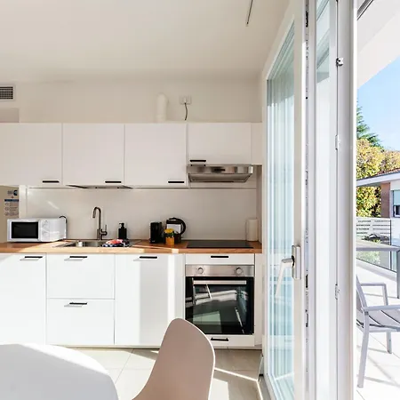 Lario By Quokka 360 - Close To Downtown דירה קומו